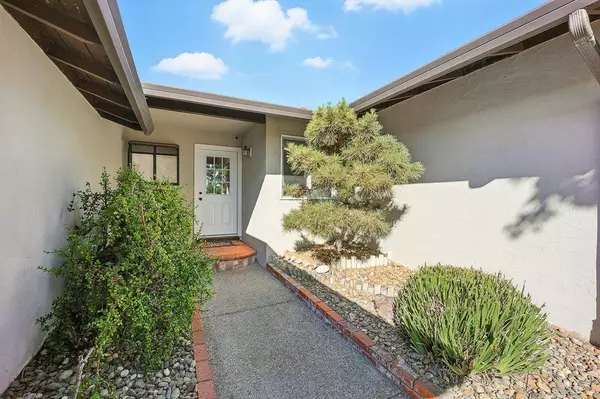 32461 Darlene WAY, Union City, CA 94587