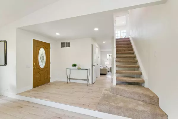 622 Lyonburry PL, San Jose, CA 95123