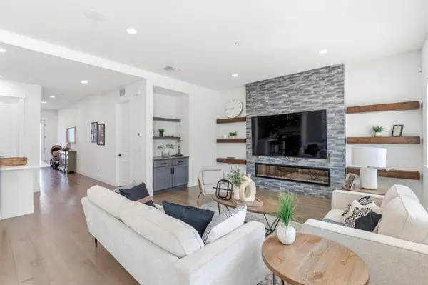 17214 Bowling CT, Lathrop, CA 95330