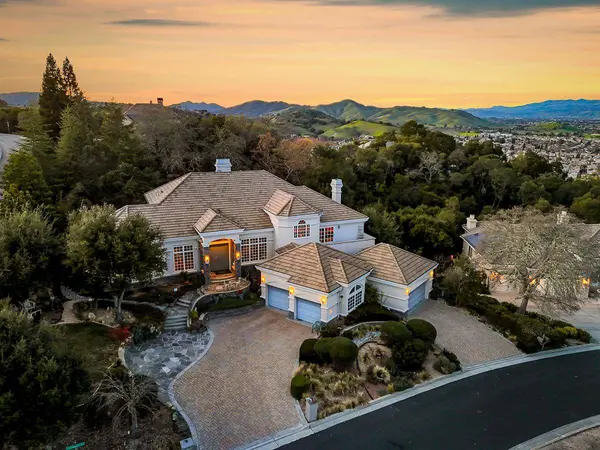 8451 Goldenrod CIR, Gilroy, CA 95020