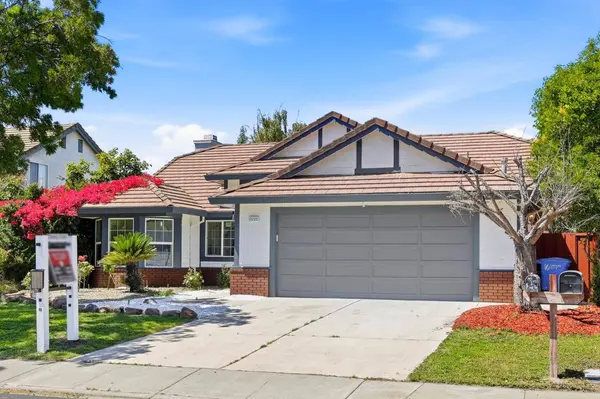 1725 Red Maple ST, Union City, CA 94587