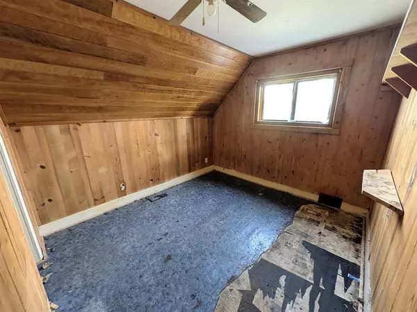 1607 6th St E, Ashland, WI 54806