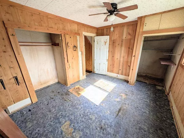 1607 6th St E, Ashland, WI 54806