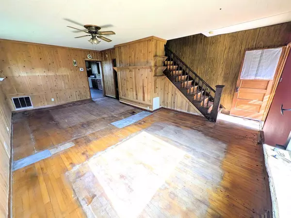 1607 6th St E, Ashland, WI 54806