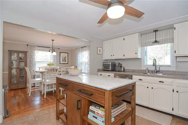 41 Plymouth RD, East Providence, RI 02914