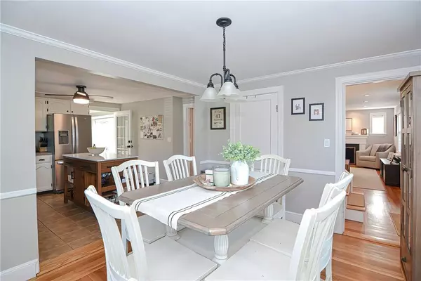 41 Plymouth RD, East Providence, RI 02914