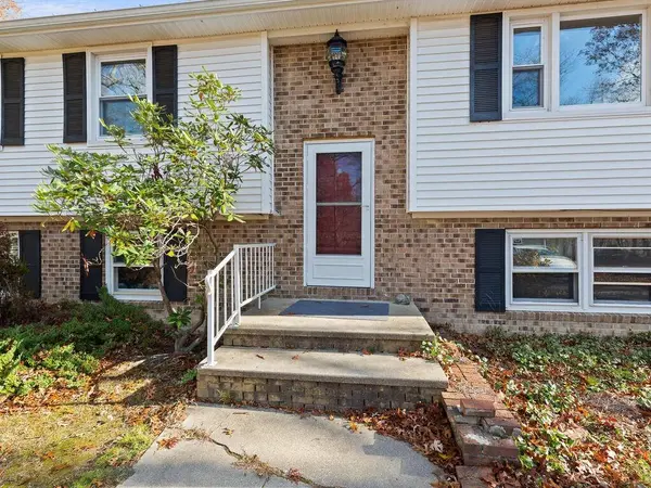 148 North RD, Hopkinton, RI 02833