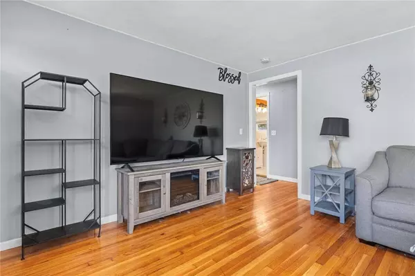 794 Main AVE, Warwick, RI 02886