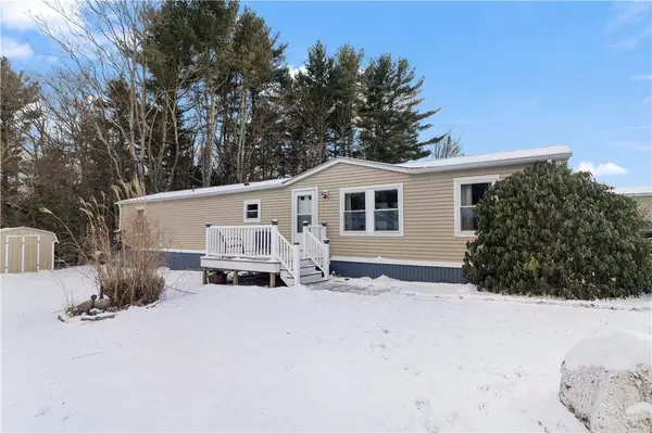 9 Sherwood Valley LN, Coventry, RI 02816