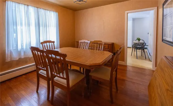 146 Edmond DR, Warwick, RI 02886