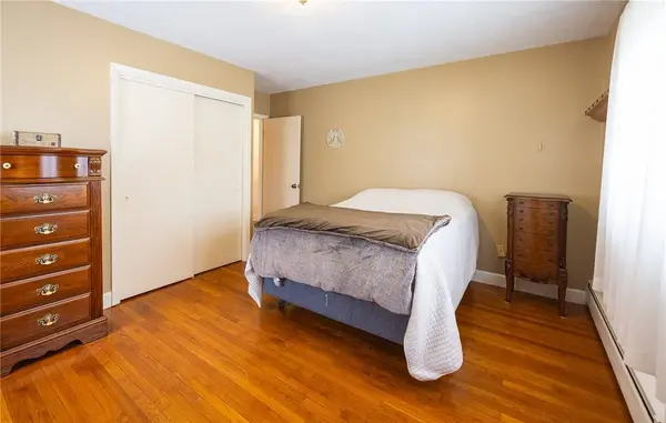 146 Edmond DR, Warwick, RI 02886