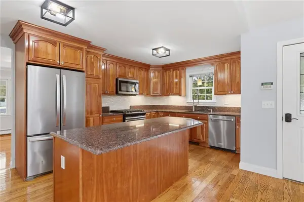 136 Roland ST, Cumberland, RI 02864