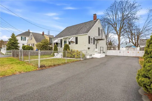 26 Pembroke AVE, Pawtucket, RI 02860