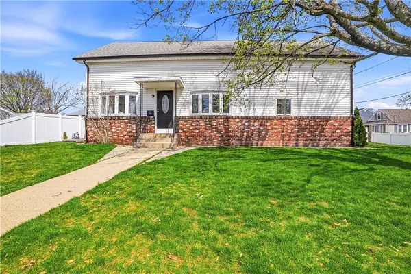 353 High ST, Cumberland, RI 02864