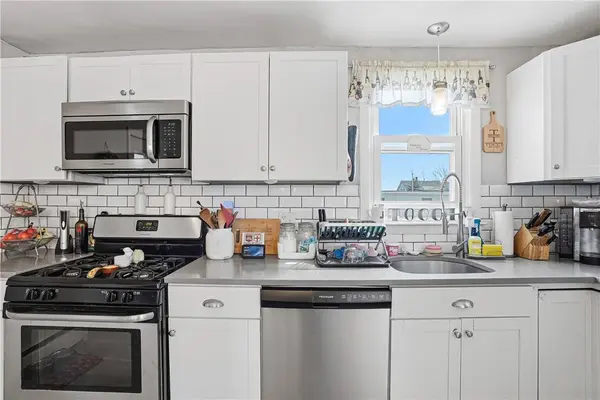 353 High ST, Cumberland, RI 02864