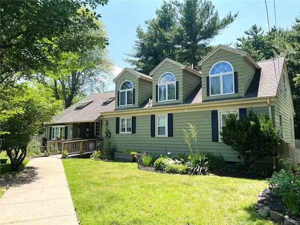 29 Stony Acre DR, Cranston, RI 02920