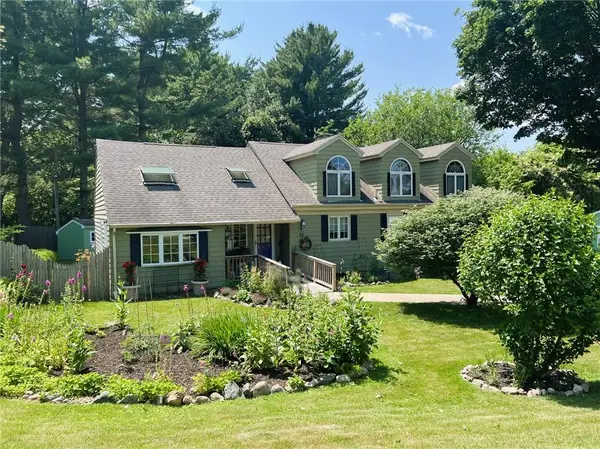 29 Stony Acre DR, Cranston, RI 02920