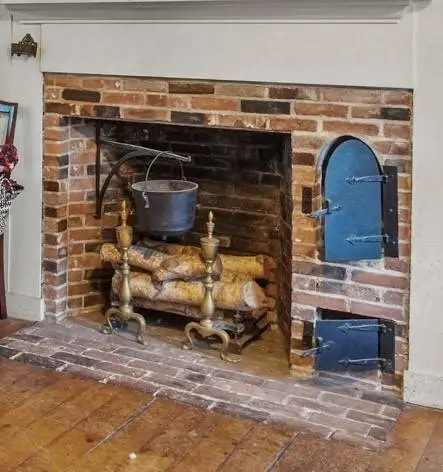 1382 Hope ST, Bristol, RI 02809