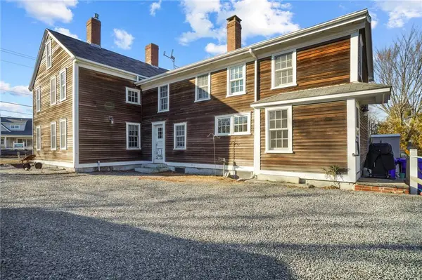 1382 Hope ST, Bristol, RI 02809