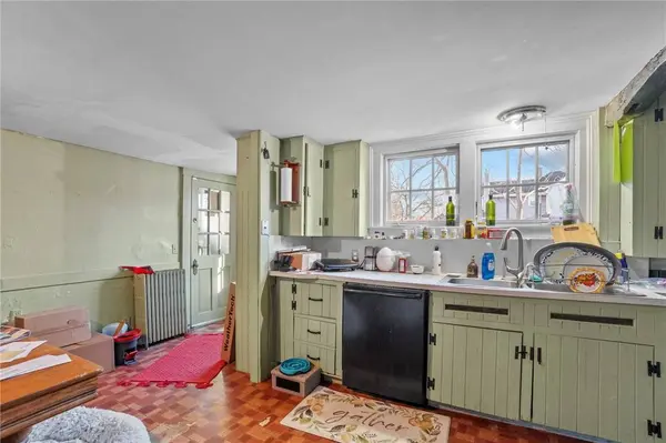 1382 Hope ST, Bristol, RI 02809