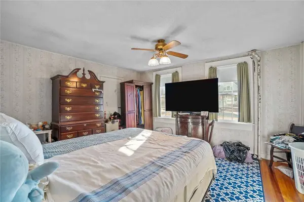 1382 Hope ST, Bristol, RI 02809