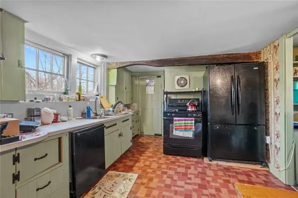1382 Hope ST, Bristol, RI 02809