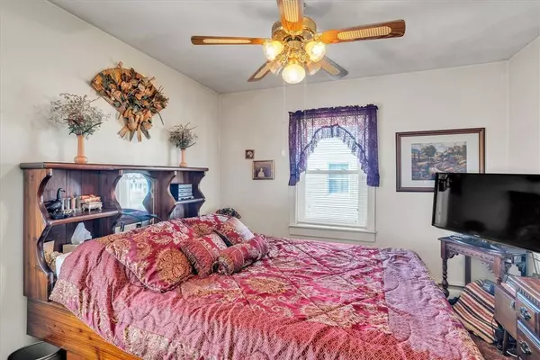 35 N Rose ST, East Providence, RI 02914