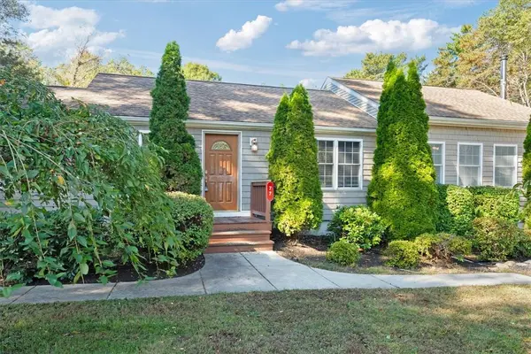 77 Tourtellot Hill RD, Glocester, RI 02814