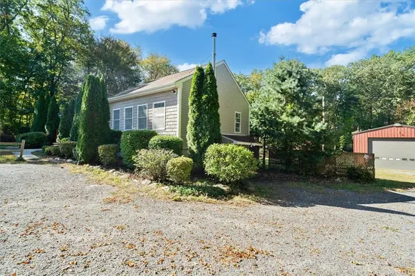 77 Tourtellot Hill RD, Glocester, RI 02814