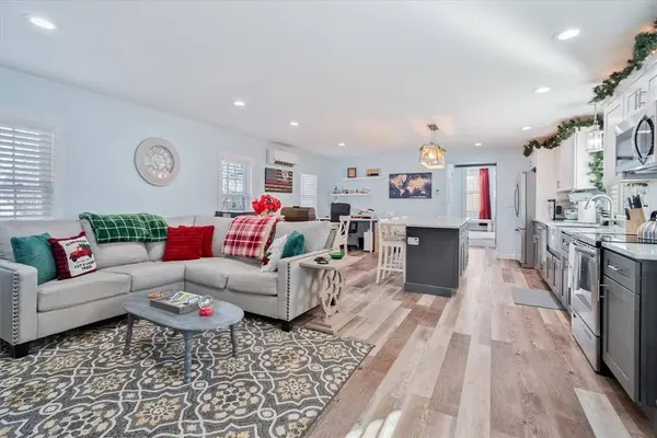 126 Narrows RD, Bristol, RI 02809