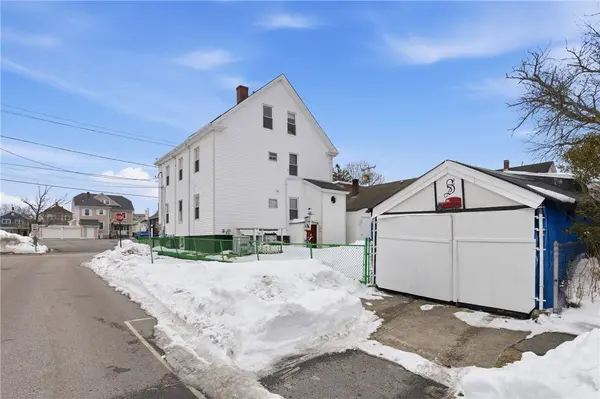 21 Monroe AVE, Bristol, RI 02809