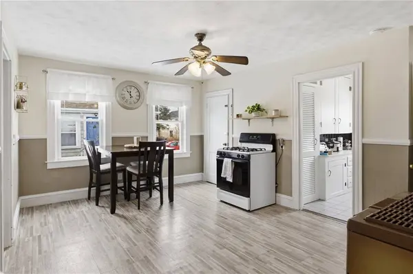 21 Monroe AVE, Bristol, RI 02809