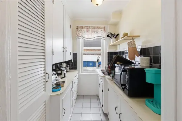 21 Monroe AVE, Bristol, RI 02809