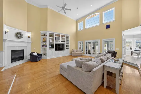 5 Casey DR, Bristol, RI 02809