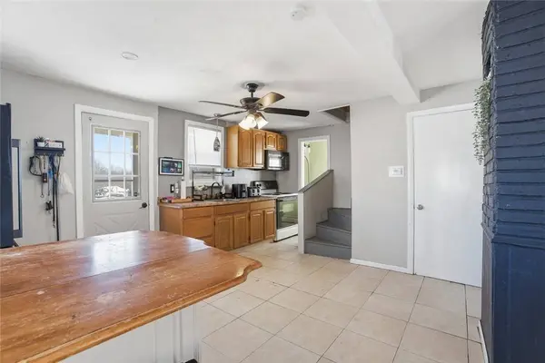 208 Simmonsville AVE, Johnston, RI 02919