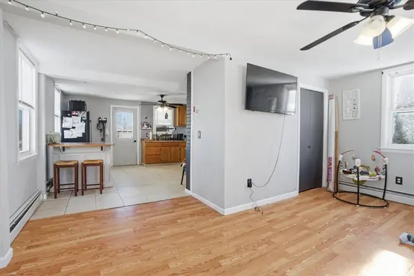 208 Simmonsville AVE, Johnston, RI 02919
