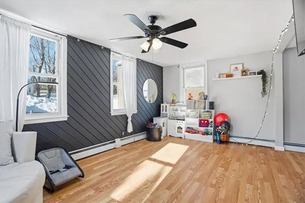 208 Simmonsville AVE, Johnston, RI 02919