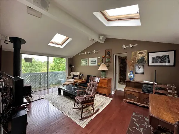 58 Beach ST, Warren, RI 02885