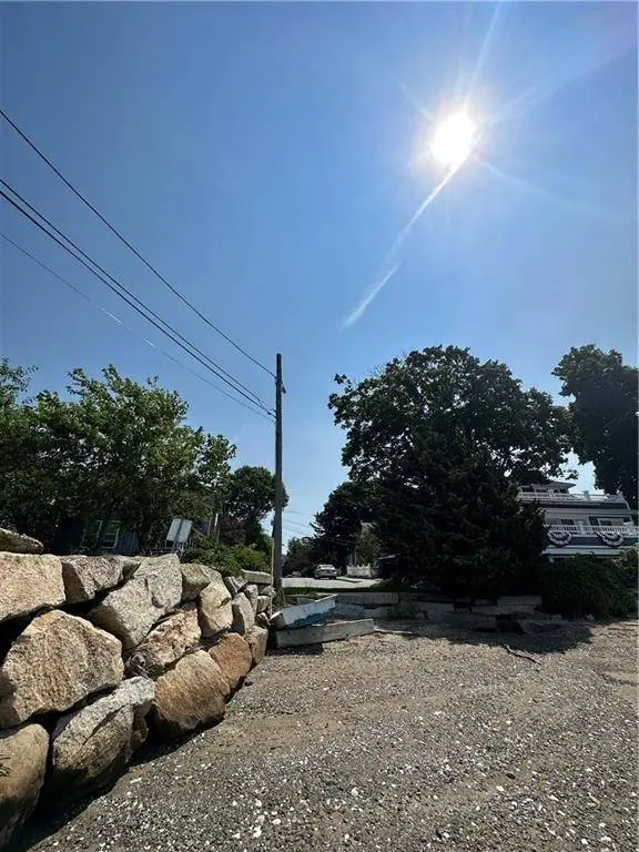 58 Beach ST, Warren, RI 02885