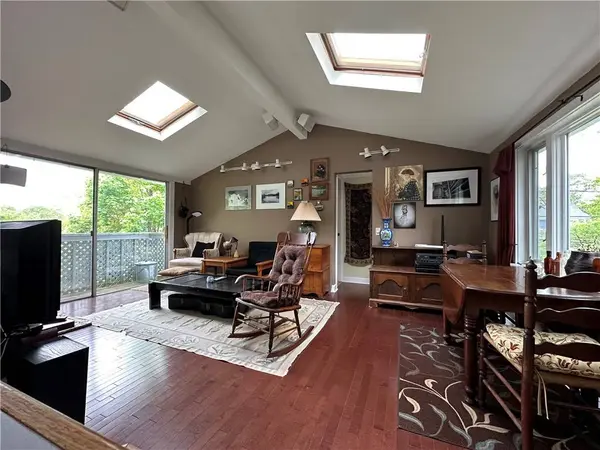 58 Beach ST, Warren, RI 02885