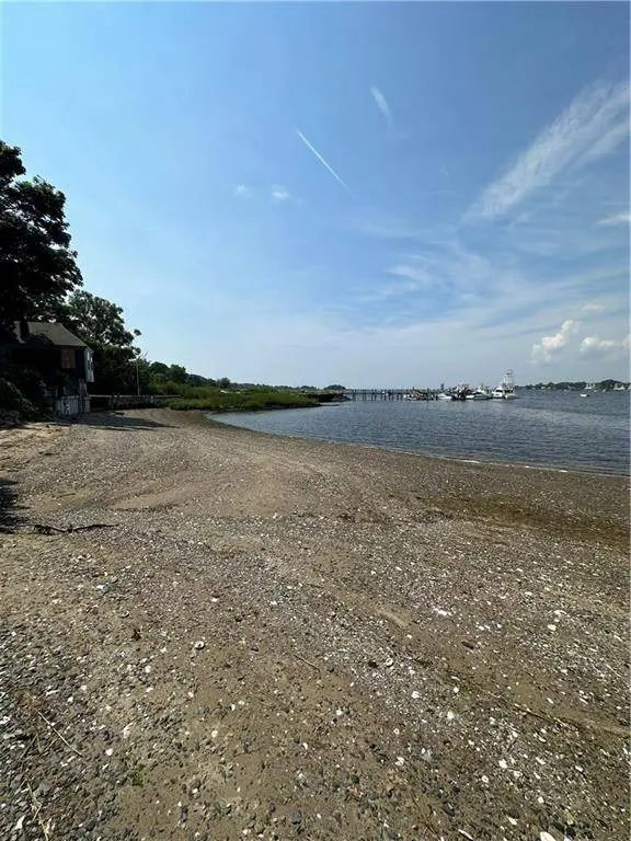 58 Beach ST, Warren, RI 02885