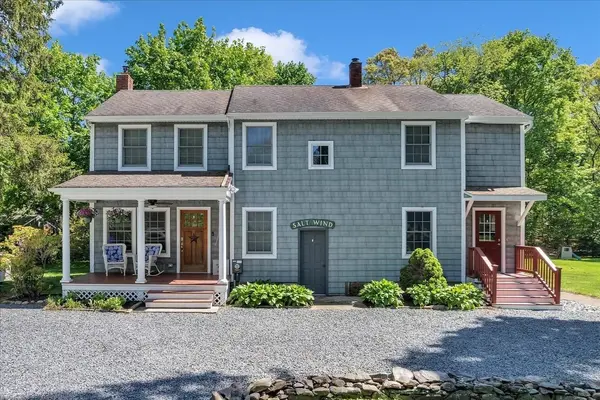 22 Reservoir St, Seekonk, MA 02771