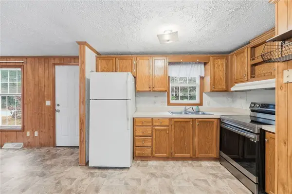 111 Mishnock RD, West Greenwich, RI 02817