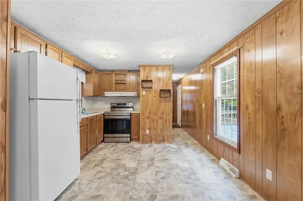 111 Mishnock RD, West Greenwich, RI 02817