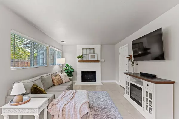 6917 Oak Spring WAY, Citrus Heights, CA 95621