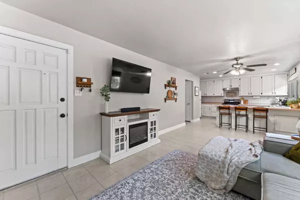 6917 Oak Spring WAY, Citrus Heights, CA 95621