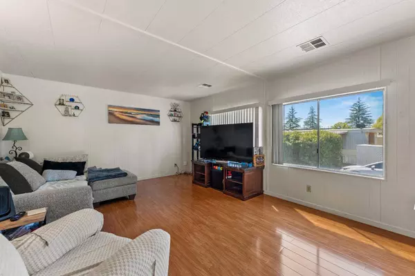 10035 Mills Station RD #26, Sacramento, CA 95827