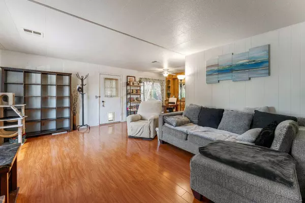 10035 Mills Station RD #26, Sacramento, CA 95827