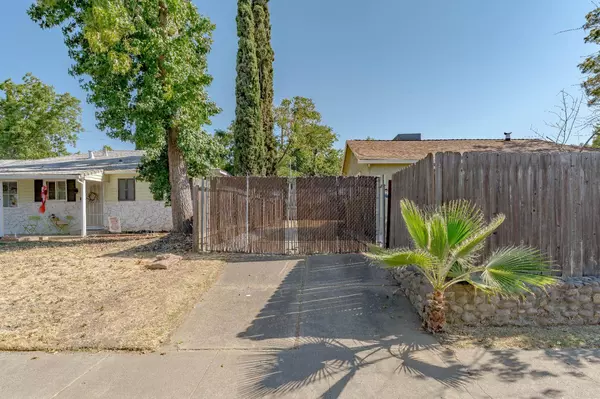 7330 Peacock WAY, Sacramento, CA 95820