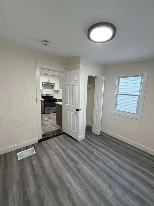 324 Front St #4, Dunellen, NJ 08812-1286